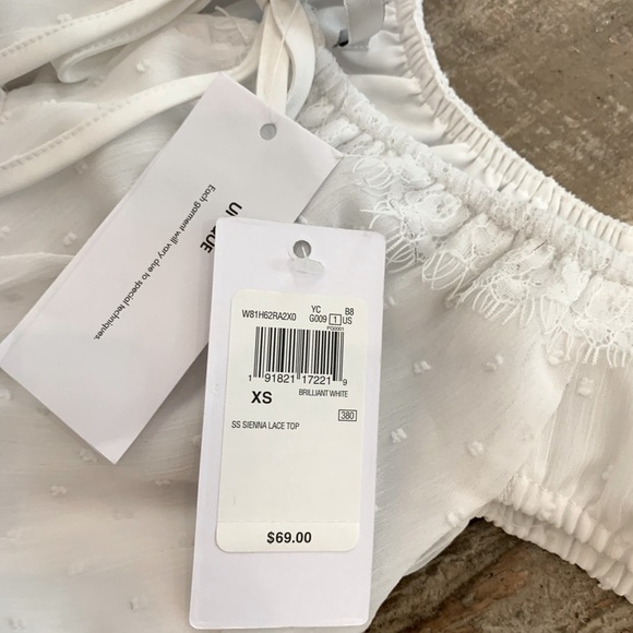 Guess Sienna White Mocked Peplum Top - Picture 6 of 6